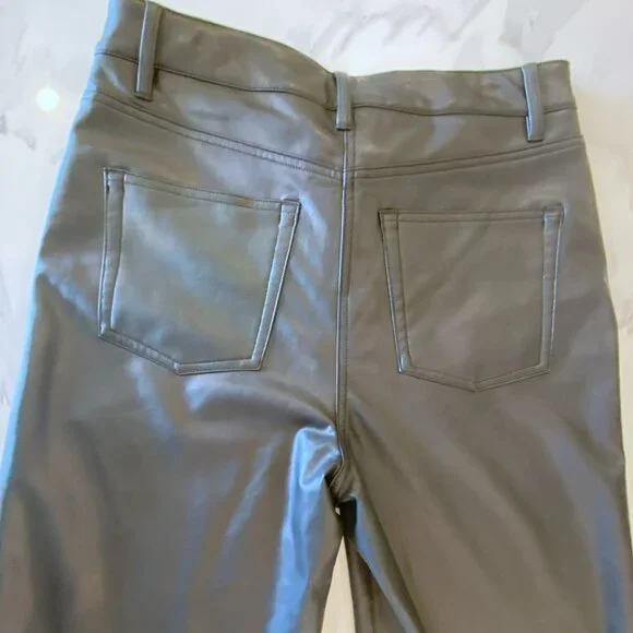 Reitmans - Vegan-leather, Straight leg, Black pants, Size 10 - Picture 4 of 9